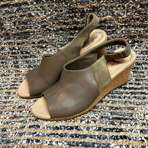 Collection by Clark - ultimate comfort - leather & suede - cork heel